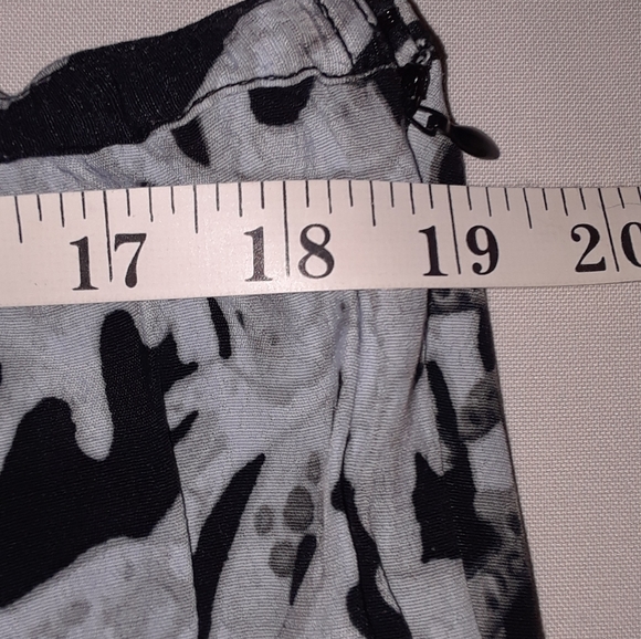 Possibly the weirdest pants on Poshmark - Picture 6 of 8